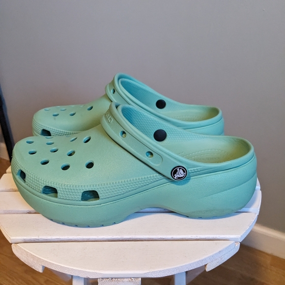 Crocs Seafoam Green Platform Clogs, size 10 - Picture 2 of 6